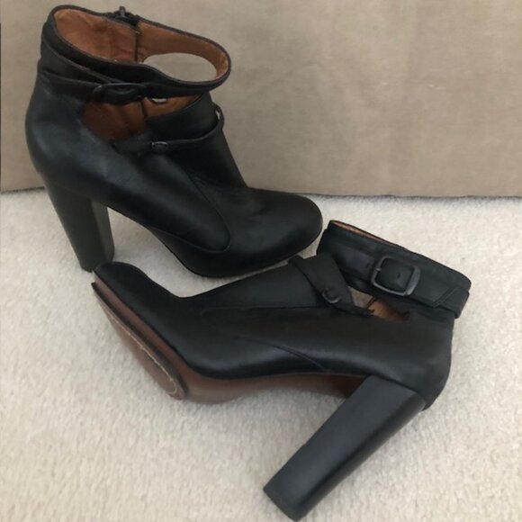 Black Modern Vintage Leather Platform Heels / Ankle Booties with Buckle, Size 38 - Picture 6 of 10